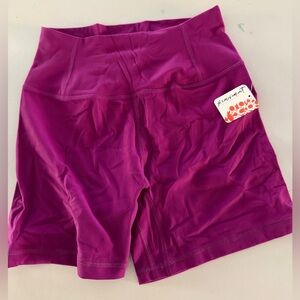 Free People Movement women’s med biker shorts- NWT